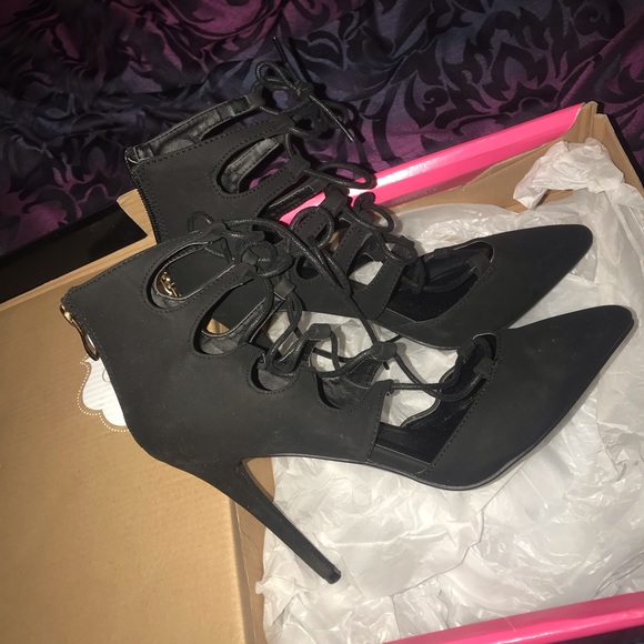 Heels - Picture 3 of 6